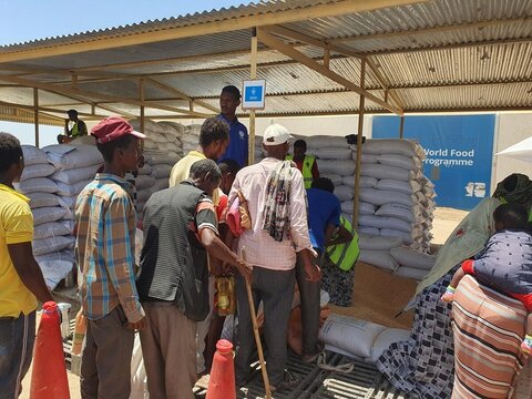 El WFP reanuda la entrega de asistencia alimentaria en Sudán, un país devastado por la crisis